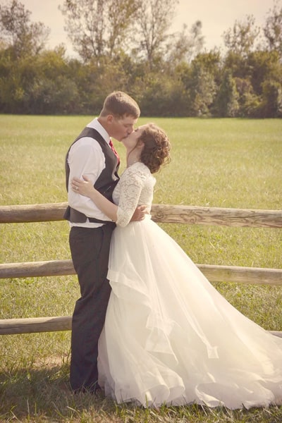 outdoor-wedding-photo