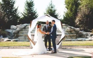 Our gorgeous outdoor ceremony space at Jones Crossing | wedding planning checklist